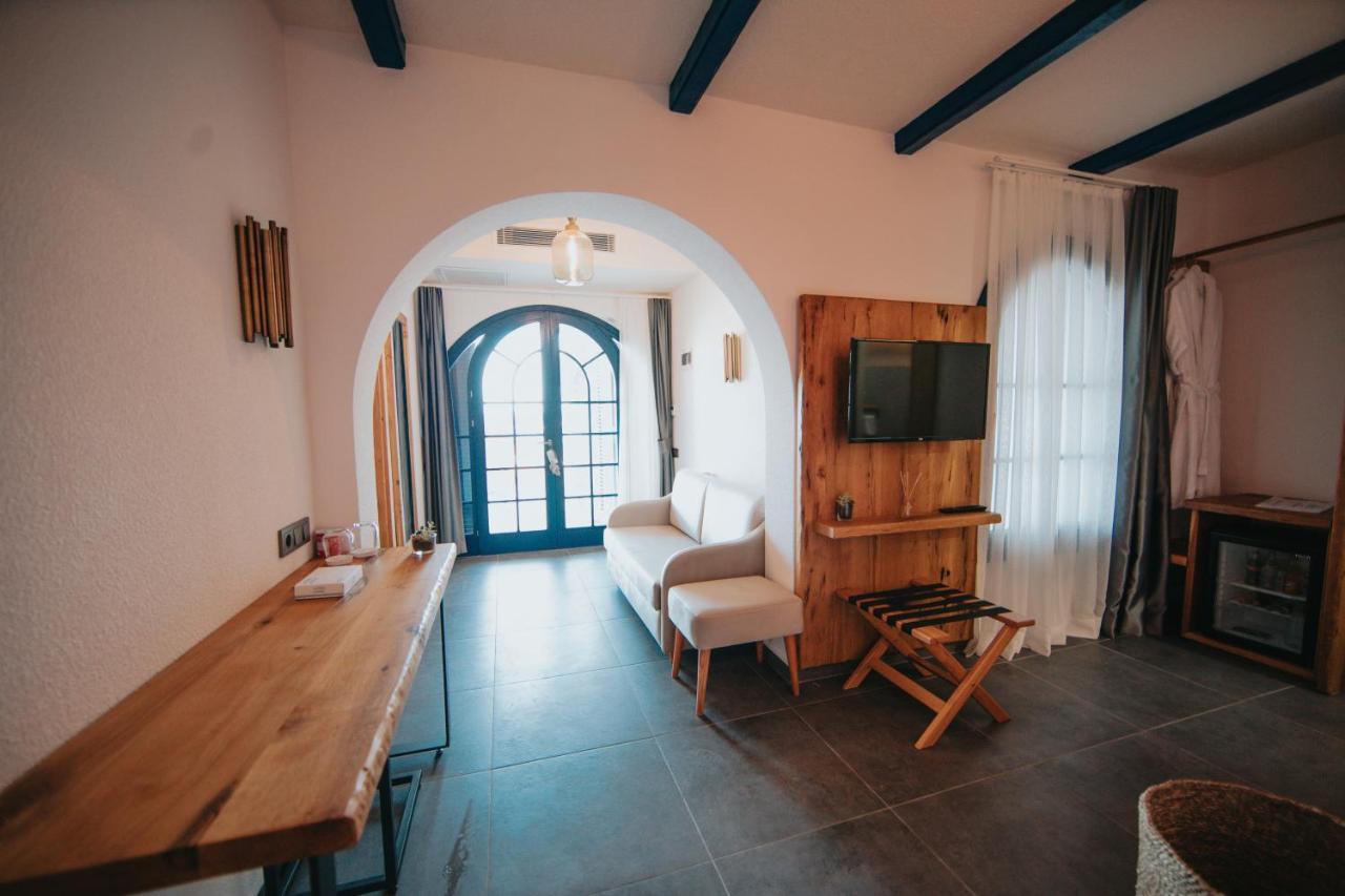 Bueyuekada Loc'Ada Hotell Adalar Exteriör bild
